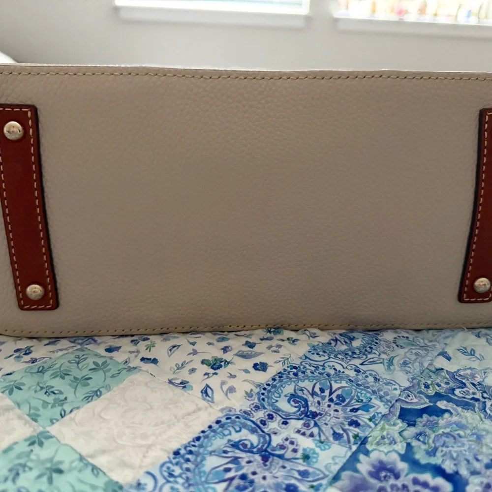 Dooney & Bourke Cream and Brown Hobo Bag - Picture 5 of 6